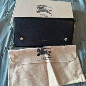 Burberry Black Leather wallet with Silver Details